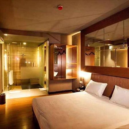 108 Hotel By Him Jakarta Eksteriør billede