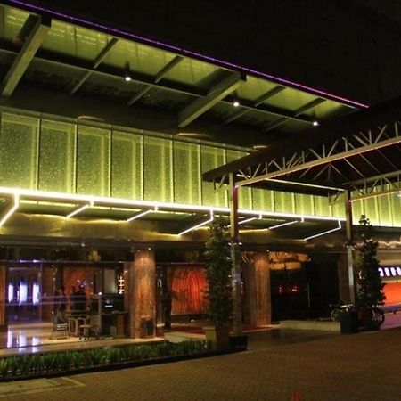 108 Hotel By Him Jakarta Eksteriør billede