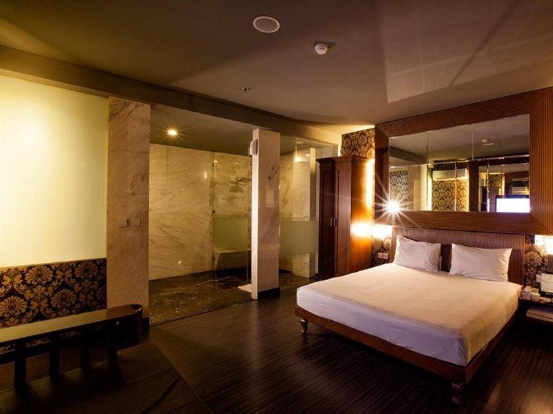 108 Hotel By Him Jakarta Eksteriør billede