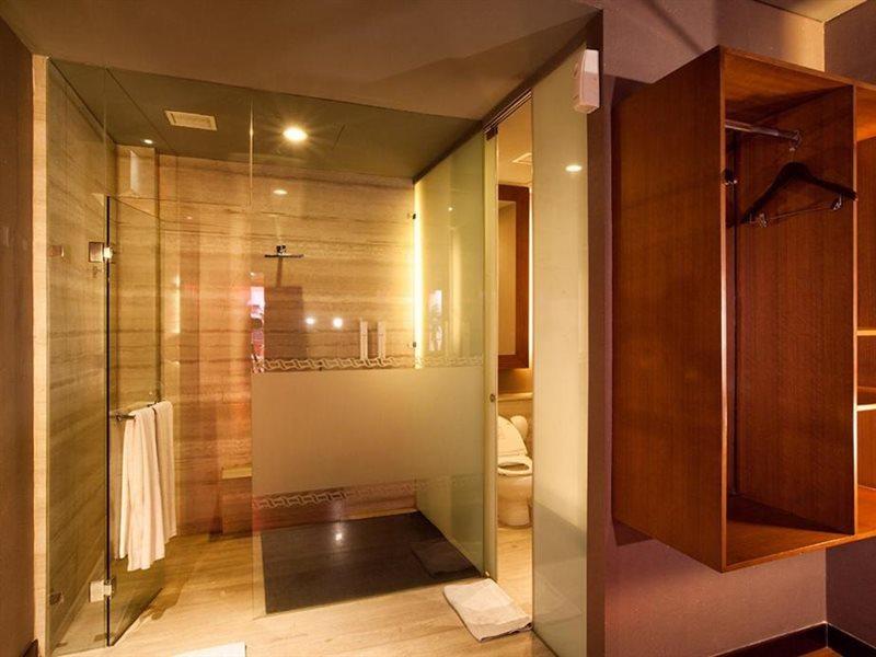 108 Hotel By Him Jakarta Eksteriør billede
