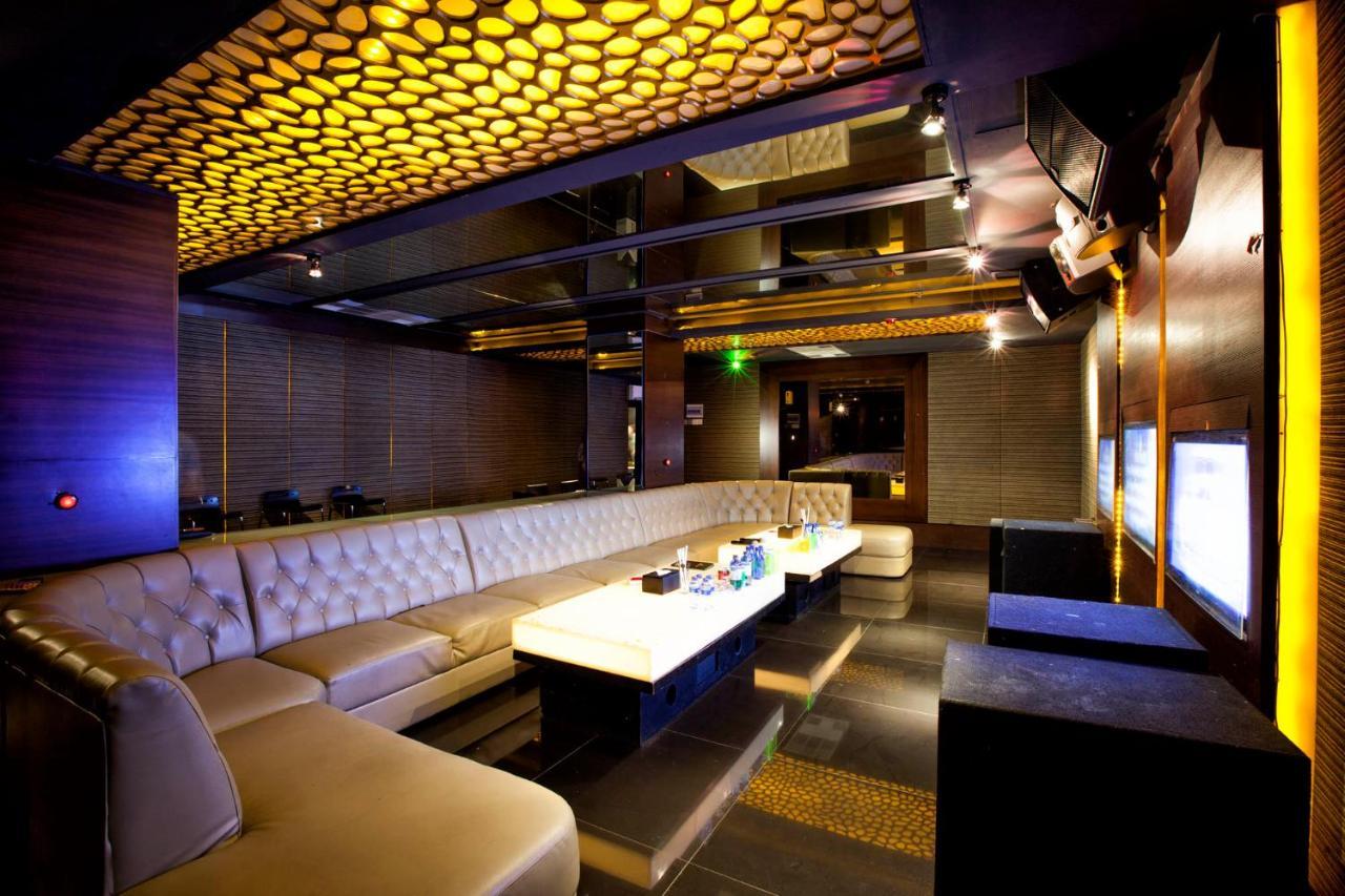 108 Hotel By Him Jakarta Eksteriør billede