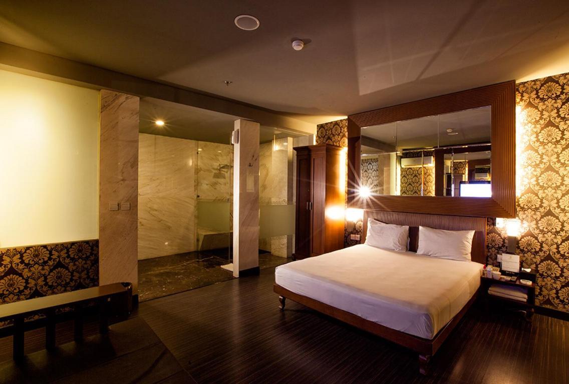 108 Hotel By Him Jakarta Eksteriør billede