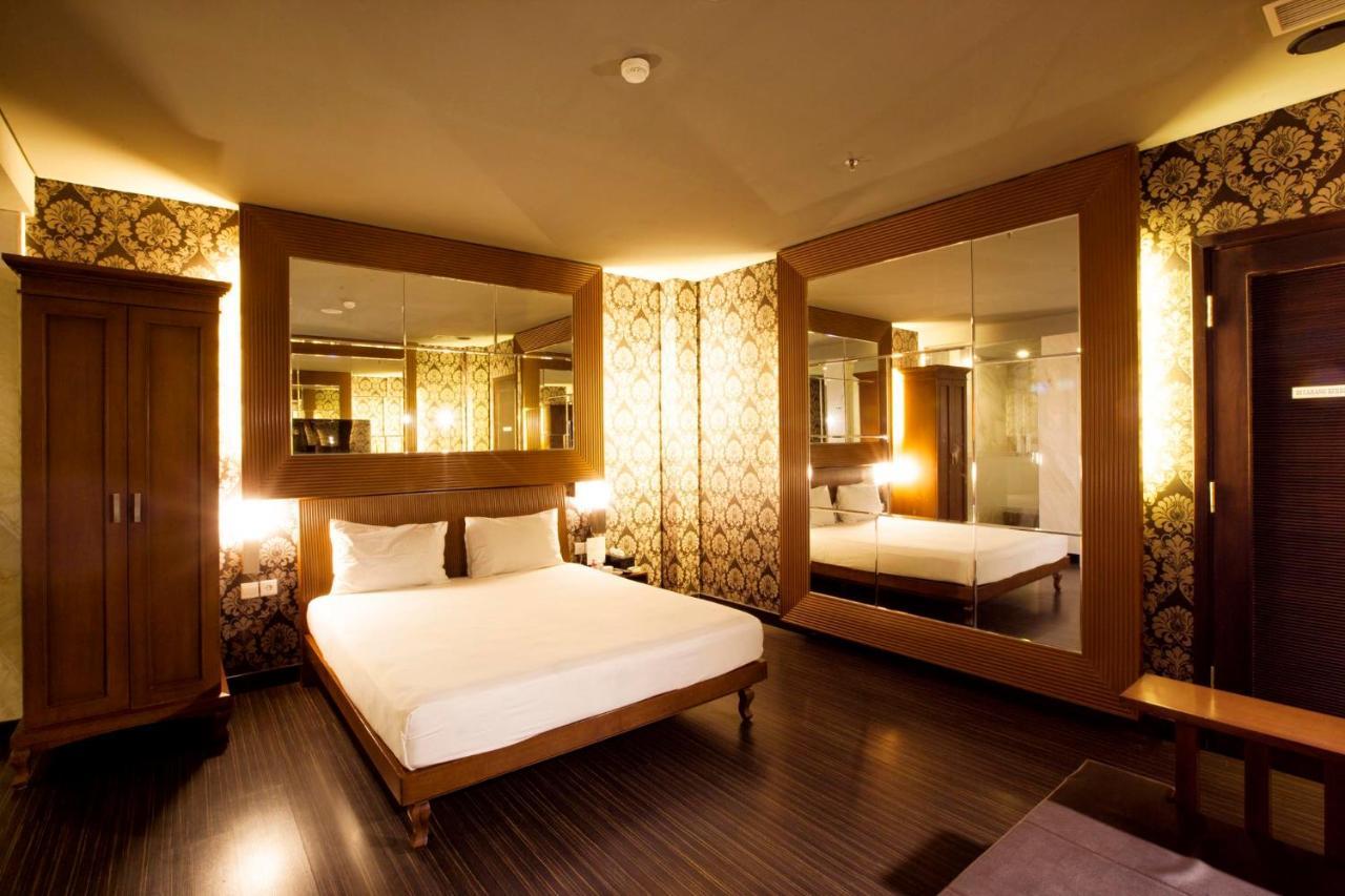 108 Hotel By Him Jakarta Eksteriør billede
